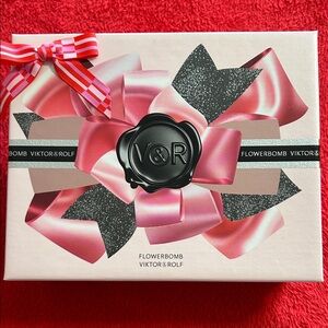 Viktor & Rolf Pink and Black Flowerbomb Box Eau De Parfum